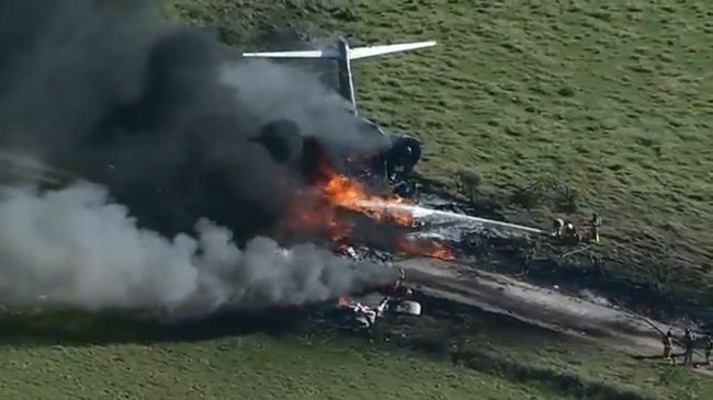 Mỹ: Máy bay rơi và bốc cháy, 21 hành khách và phi hành đoàn sống sót thần kỳ