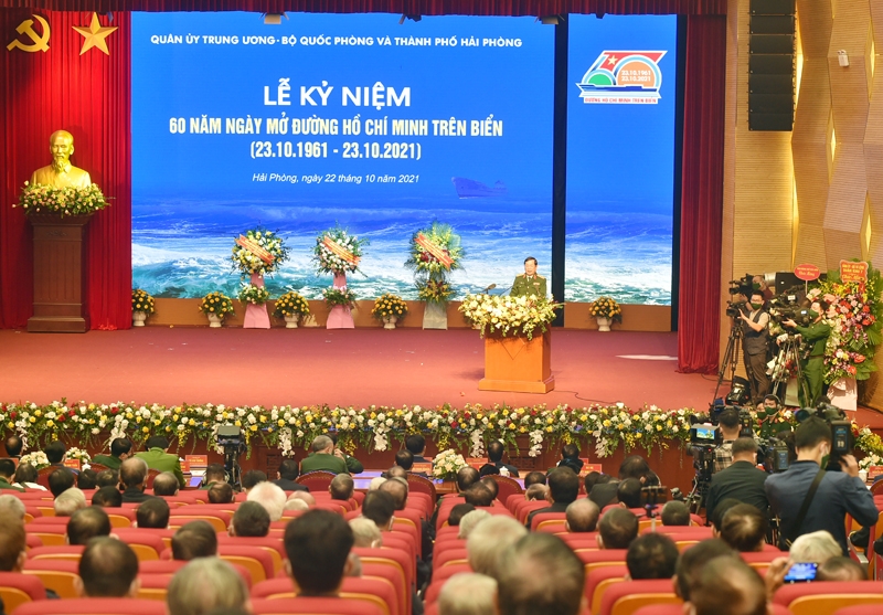 Thứ trưởng Bộ Quốc phòng Lê Huy Vịnh trình bày diễn văn tại lễ kỷ niệm. Ảnh VGP/Đức Tuân