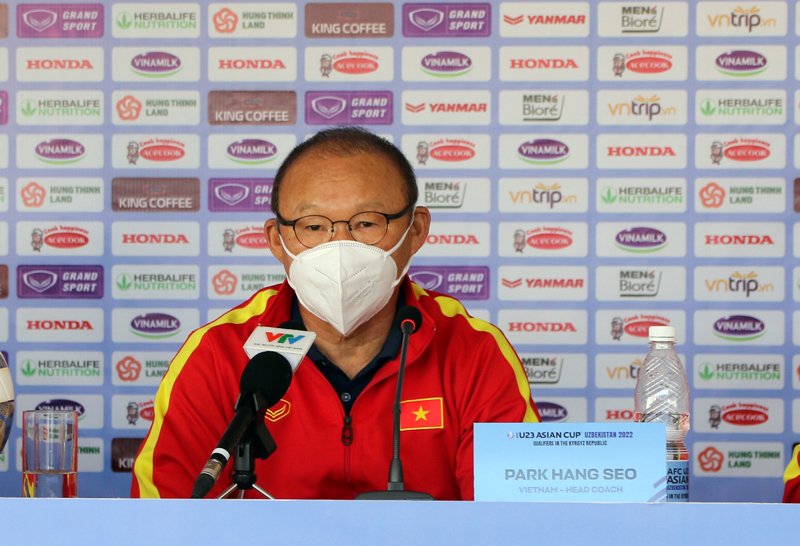 Huấn luyện viên Park Hang-seo: Hãy tin tưởng và động viên các cầu thủ U23 Việt Nam