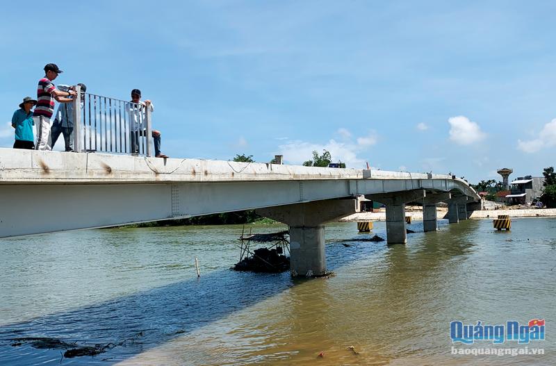 Cầu Đông Yên 3, xã Bình Dương (Bình Sơn) dự kiến đưa vào sử dụng vào đầu năm 2022.