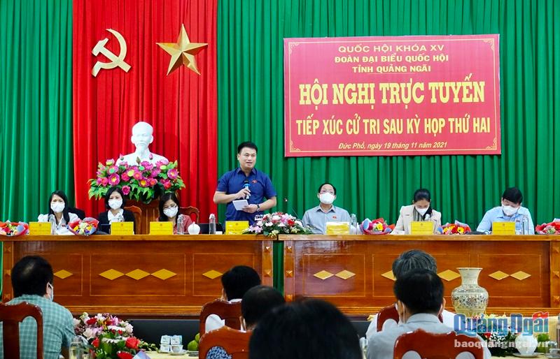 Phó Bí thư Thường trực Tỉnh ủy, Trưởng đoàn ĐBQH tỉnh Đặng Ngọc Huy phát biểu tại hội nghị TXCT