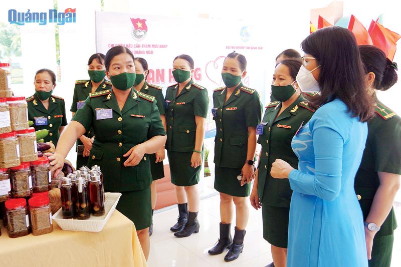 Hội Phụ nữ Bộ đội Biên phòng tỉnh tổ chức nhiều hoạt động chào mừng Đại hội đại biểu Phụ nữ tỉnh lần thứ XX.  Ảnh: V.Tánh