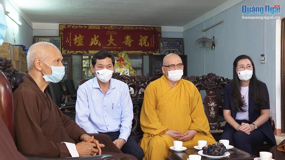 Bí thư Tỉnh ủy, Chủ tịch HĐND tỉnh Bùi Thị Quỳnh Vân thăm Ban Trị sự Giáo hội Phật giáo Việt Nam tỉnha