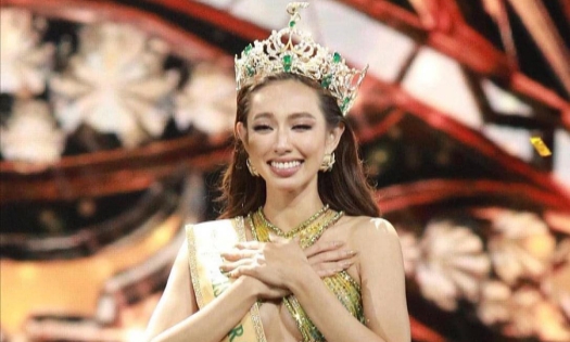 Thùy Tiên giành vương miện Miss Grand International 2021