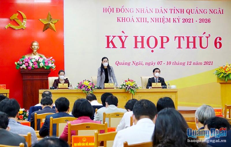 Ủy viên Trung ương Đảng, Bí thư Tỉnh ủy, Chủ tịch HĐND tỉnh Bùi Thị Quỳnh Vân chủ trì phiên thảo luận 