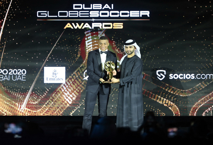 Messi và Ronaldo &quot;mất tích&quot;, Kylian Mbappe đoạt giải Globe Soccer