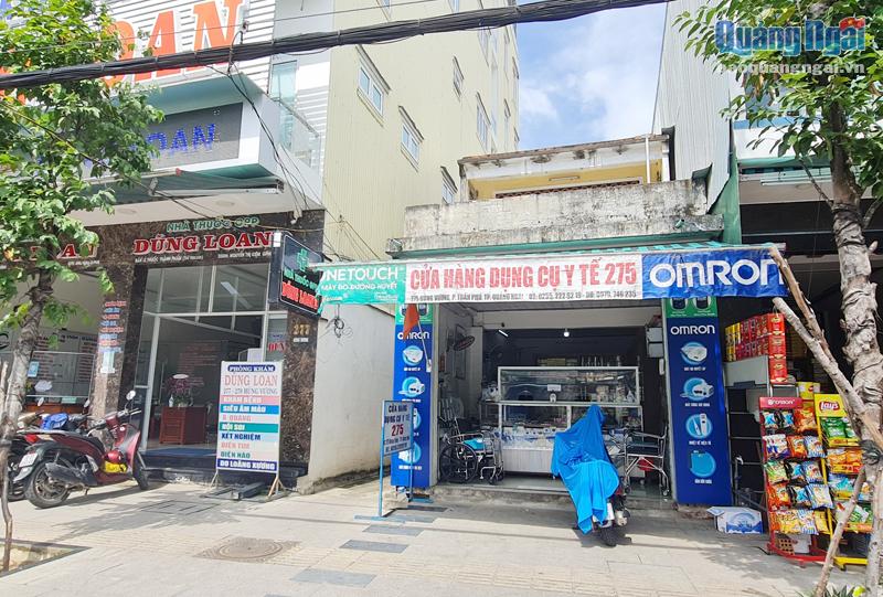 Nhà số 275 Hùng Vương (TP.Quảng Ngãi) do Công ty Dược - Vật tư y tế sử dụng tự ý cho nhân viên thuê kinh doanh và giờ vẫn chưa thể thu vì đơn vị cho thuê đã giải thể.