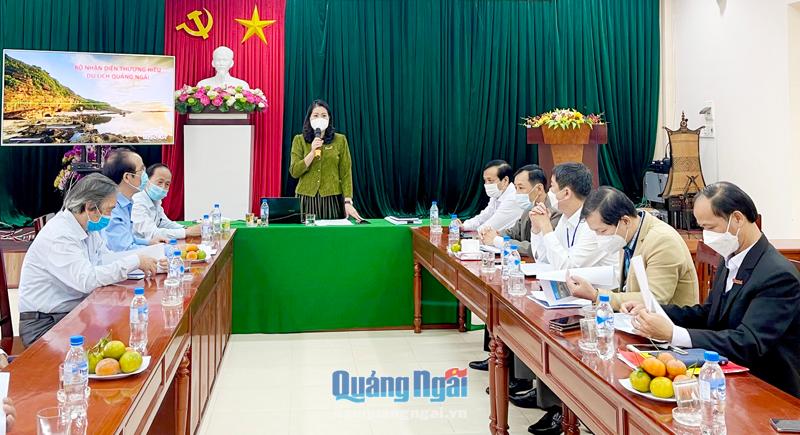  Các đại biểu tham gia góp ý kiến xây dựng Bộ nhận diện thương hiệu du lịch tỉnh Quảng Ngãi.  