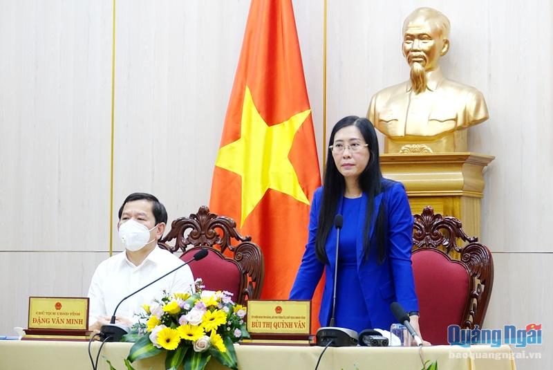 Ủy viên Trung ương Đảng, Bí thư Tỉnh ủy, Chủ tịch HĐND tỉnh Bùi Thị Quỳnh Vân phát biểu tại buổi gặp mặt