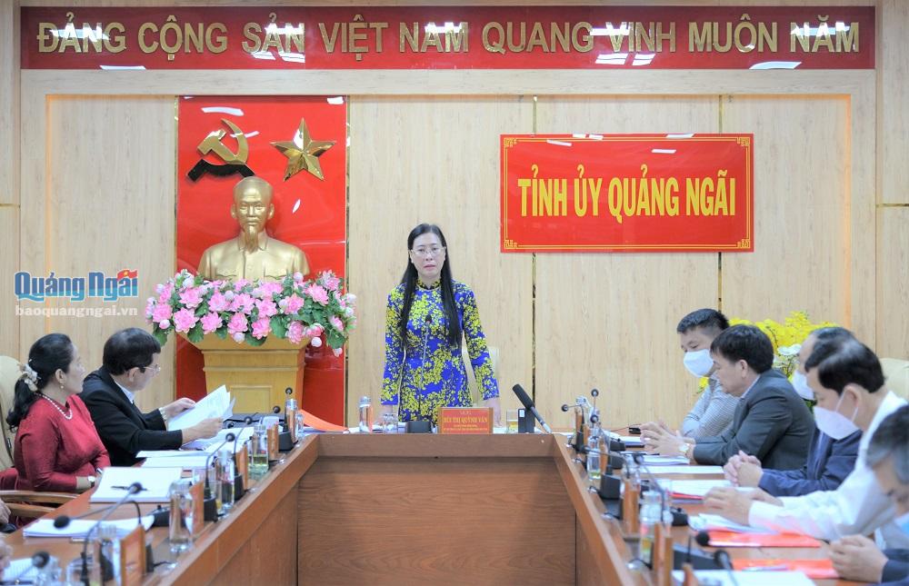 Bí thư Tỉnh ủy Bùi Thị Quỳnh Vân phát biểu chỉ đạo tại cuộc họp.