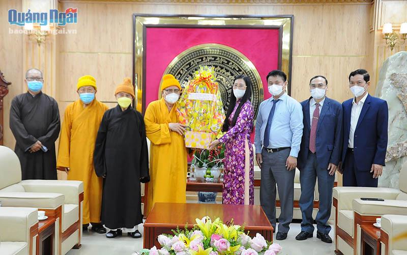 Lãnh đạo Tỉnh ủy đã tiếp đại diện Giáo hội Phật giáo Việt Nam tỉnh đến thăm và chúc Tết.