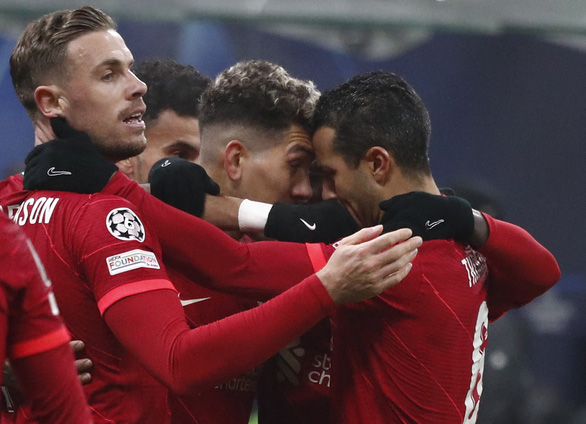 Niềm vui của các cầu thủ Liverpool sau khi ghi bàn vào lưới Inter Milan - Ảnh: REUTERS