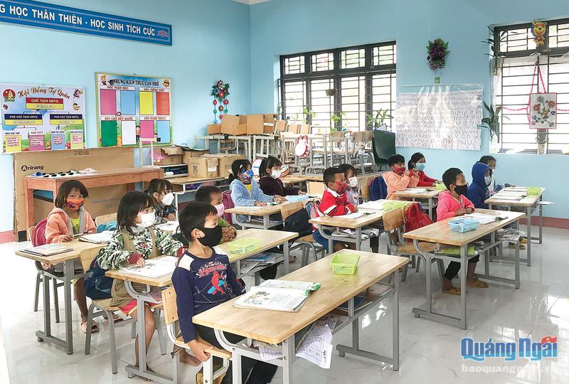 Học sinh ở điểm trường Trà Khương được học tập trong ngôi trường mới khang trang, sạch đẹp.