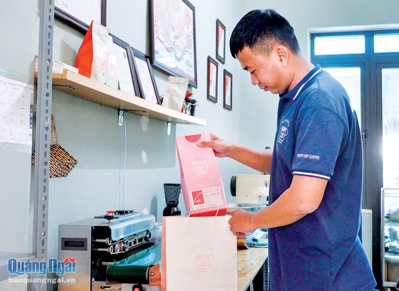 Sau khi hoàn thành nghĩa vụ quân sự, anh Nguyễn Văn Nam, ở phường Nghĩa Chánh (TP.Quảng Ngãi), gắn bó với lĩnh vực kinh doanh cà phê.