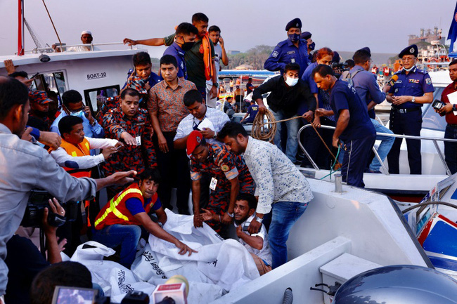 Tai nạn tàu thuyền diễn ra phổ biến ở Bangladesh. (Ảnh: Reuters)