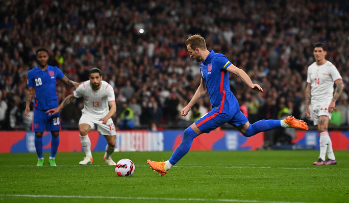 Harry Kane chạm mốc bàn thắng ấn tượng, Anh ngược dòng đánh bại Thụy Sĩ ở Wembley