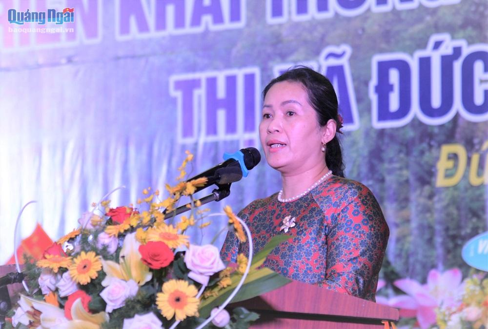 Phó Bí thư Tỉnh ủy Đinh Thị Hồng Minh phát biểu tại buổi lễ.