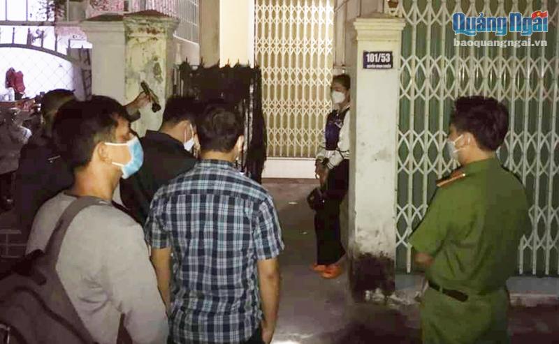 Phòng Cảnh sát hình sự (Công an tỉnh) triệt phá điểm hoạt động mại dâm ở phường Nghĩa Lộ (TP.Quảng Ngãi). 