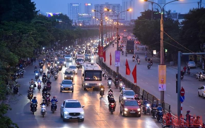 Lưu lượng giao thông tăng đột biến tại Hà Nội và TP Hồ Chí Minh ngày đầu nghỉ lễ 30/4 và 1/5.