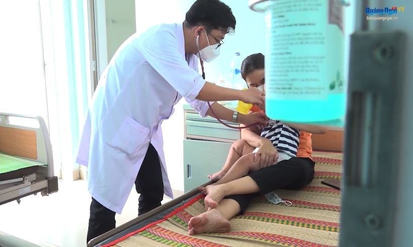 Video: Bệnh tay chân miệng chuyển nặng do nhiều người chủ quan