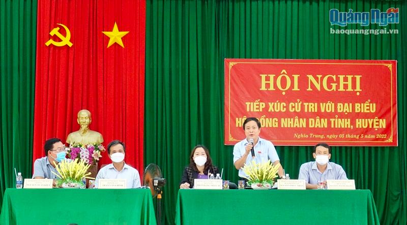 Tổ đại biểu HĐND tỉnh và huyện Tư Nghĩa tiếp xúc cử tri xã Nghĩa Trung.
