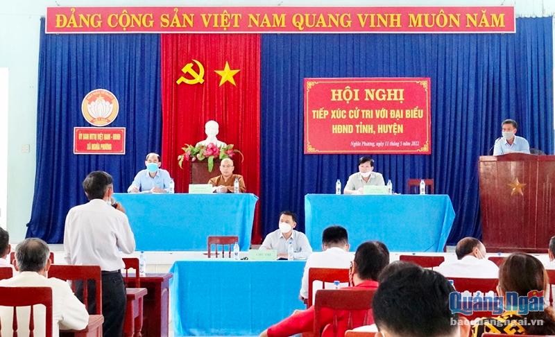 Tổ đại biểu HĐND tỉnh và huyện Tư Nghĩa tiếp xúc cử tri xã Nghĩa Phương.