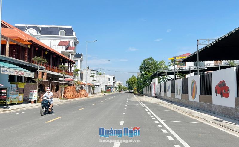 Một đoạn đường Triệu Quang Phục, phường Chánh Lộ (TP.Quảng Ngãi) mới được đầu tư xây dựng, đưa vào sử dụng.