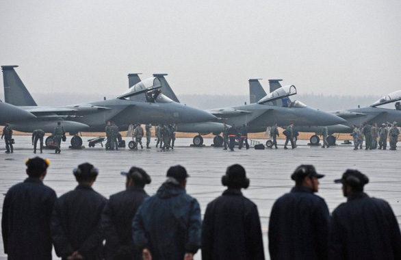 Máy bay chiến đấu F-15 của Mỹ tại căn cứ Chitose ở Hokkaido, Nhật Bản - Ảnh: Mainichi