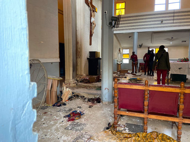 Nhà thờ Công giáo, nơi xảy ra vụ tấn công khiến ít nhất 50 người thiệt mạng vào ngày 5/6. (Ảnh: AP)