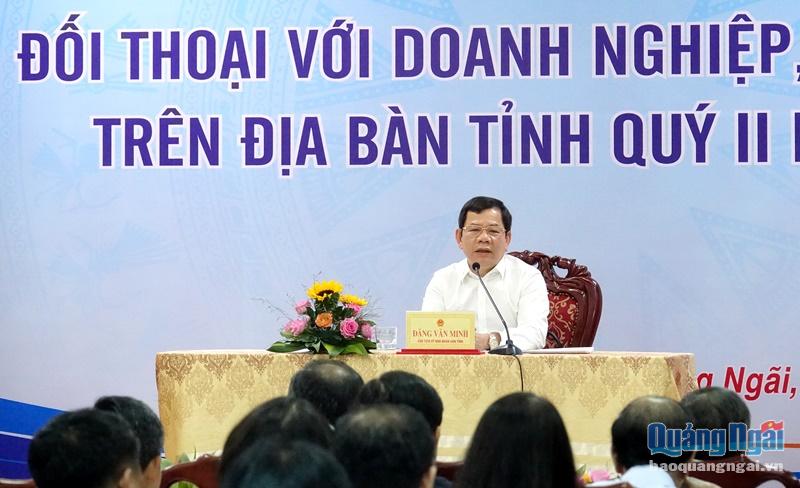 Chủ tịch UBND tỉnh Đặng Văn Minh chủ trì hội nghị đối thoại với doanh nghiệp.