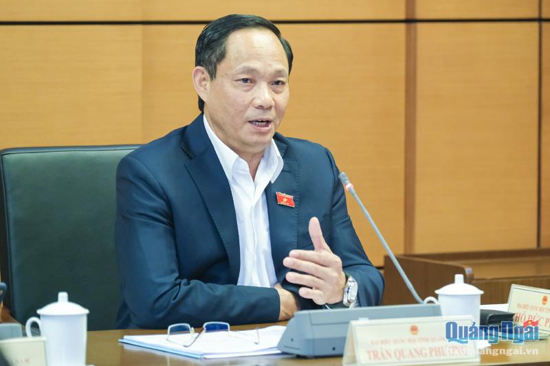 Phó Chủ tịch Quốc hội Trần Quang Phương góp ý vào nội dung thảo luận. ẢNH: QUỐC HỘI