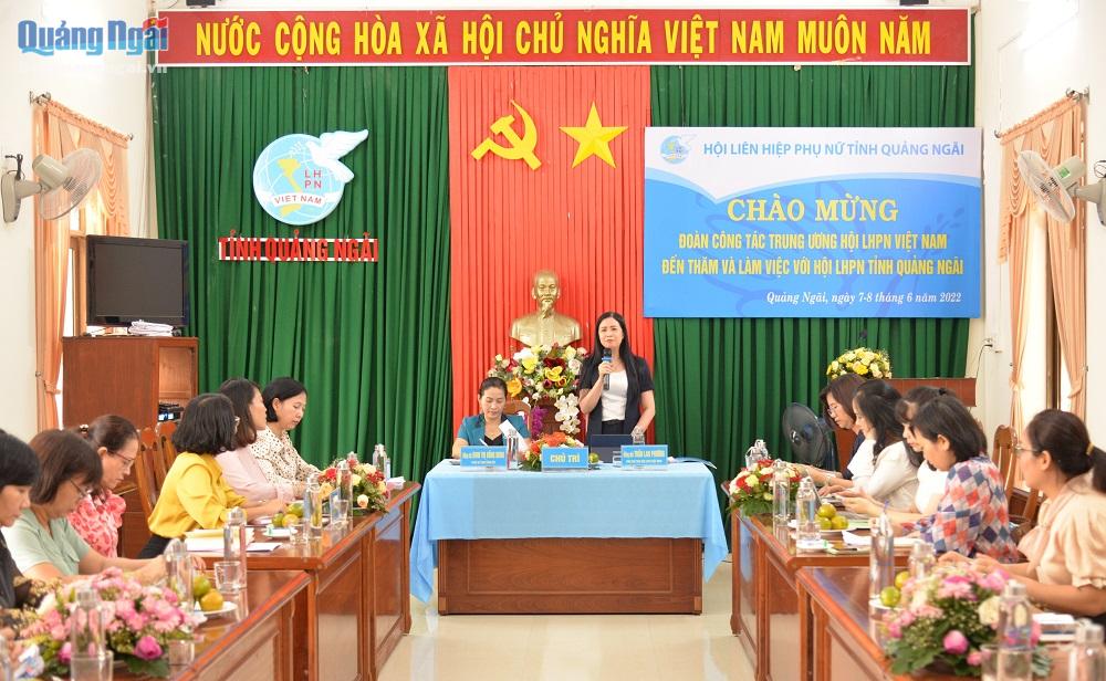 Phó Chủ tịch Trung ương Hội LHPN Việt Nam Trần Lan Phương phát biểu tại buổi làm việc.