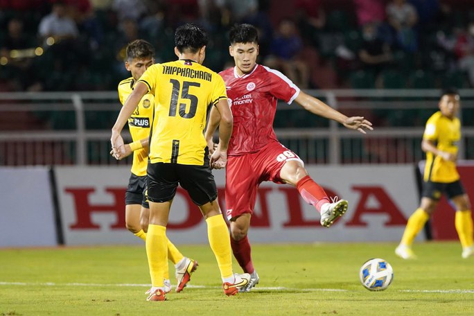 Tuyển thủ U23 Việt Nam Nhâm Mạnh Dũng cũng kịp ghi một bàn thắng.
