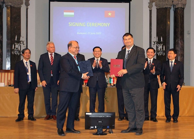Thúc đẩy hợp tác giáo dục Việt Nam - Hungary