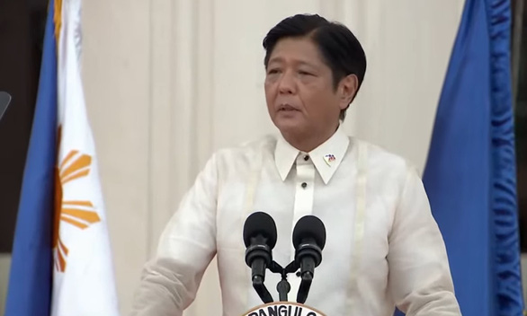 Tân Tổng thống Philippines Ferdinand "Bongbong" Marcos Jr phát biểu tại lễ nhậm chức ở Bảo tàng Quốc gia tại thủ đô Manila ngày 30-6 - Ảnh: INQUIRER