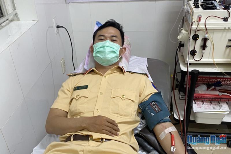 Cán bộ, chiến sĩ công an kịp thời hiến máu cứu người