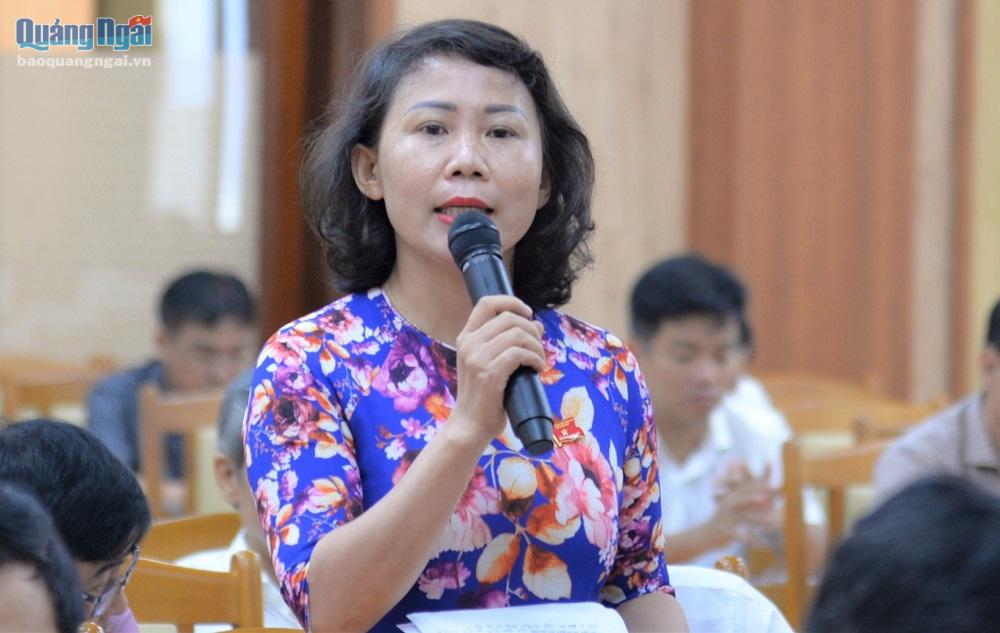 Đại biểu Trần Thị Kiều Hoanh đặt câu hỏi về lĩnh vực lâm nghiệp.