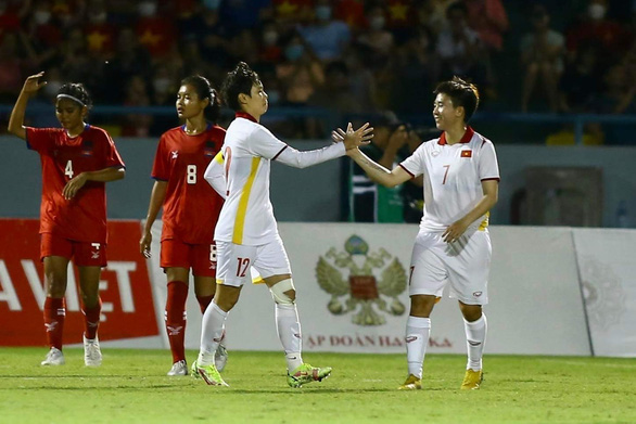 Niềm vui của đội tuyển nữ Việt Nam ở trận thắng Campuchia 7-0 ở SEA Games 31 - Ảnh: HOÀNG TÙNG