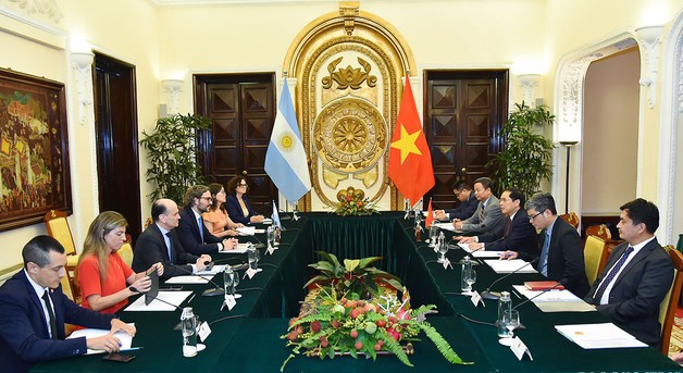 Tại hội đàm, hai bên trao đổi, thống nhất các phương hướng, biện pháp tăng cường quan hệ đối tác toàn diện Việt Nam – Argentina..