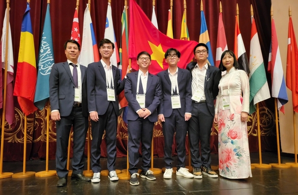  Đoàn Việt Nam tham dự kỳ thi - Ảnh: NVCC