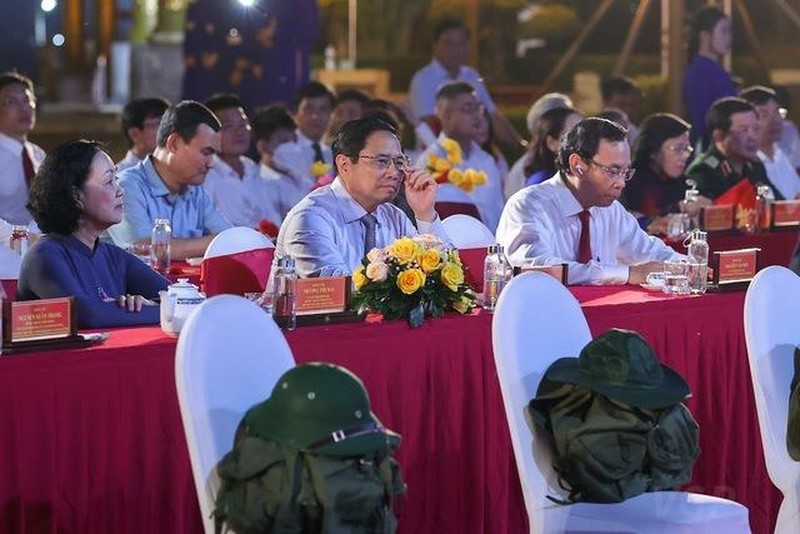 Thủ tướng Phạm Minh Chính và các đồng chí lãnh đạo Đảng, Nhà nước dự chương trình tại điểm cầu TP Hồ Chí Minh. (Ảnh: VGP)