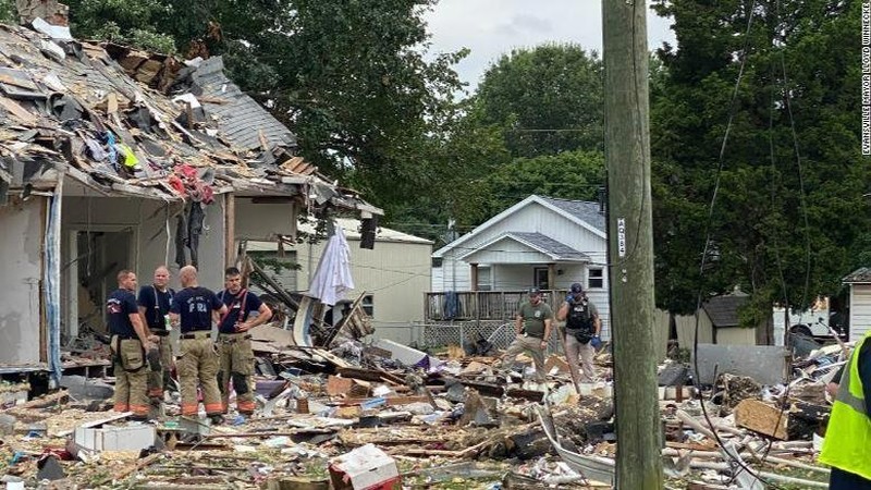 3 người chết, 39 ngôi nhà bị hư hại sau vụ nổ ở Mỹ. (Ảnh: CNN)