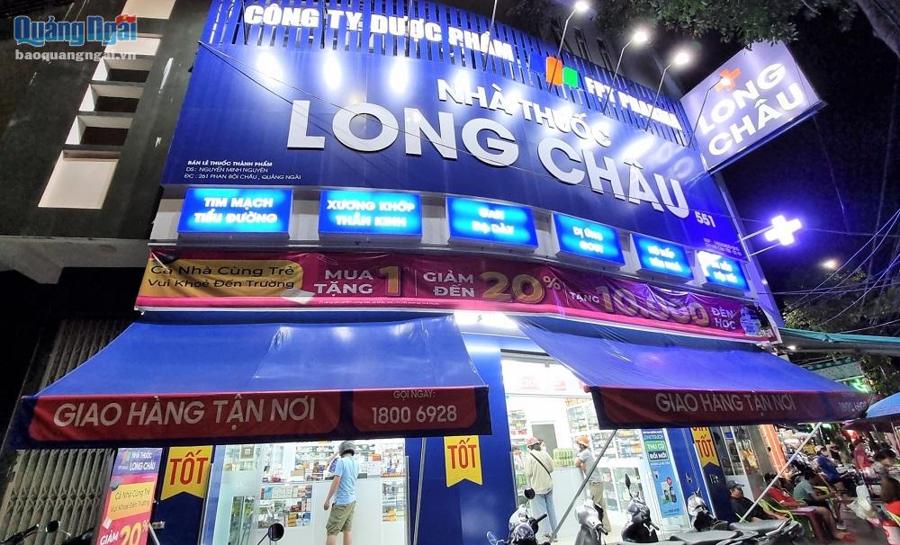 Một trong những nhà thuốc thuộc chuỗi nhà thuốc Long Châu được cấp phép hoạt động tại Quảng Ngãi.