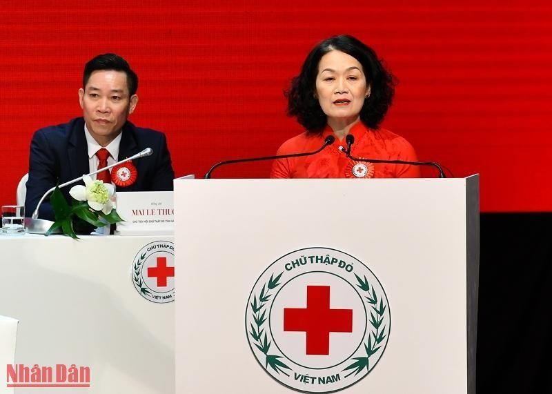 Chủ tịch Hội Chữ thập đỏ Việt Nam Bùi Thị Hòa phát biểu tại đại hội.