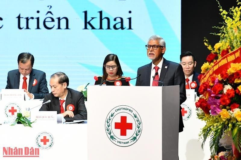Ngài Jagan Chapagain, Tổng Thư ký Hiệp hội Chữ thập đỏ và Trăng lưỡi liềm đỏ quốc tế phát biểu tại đại hội.