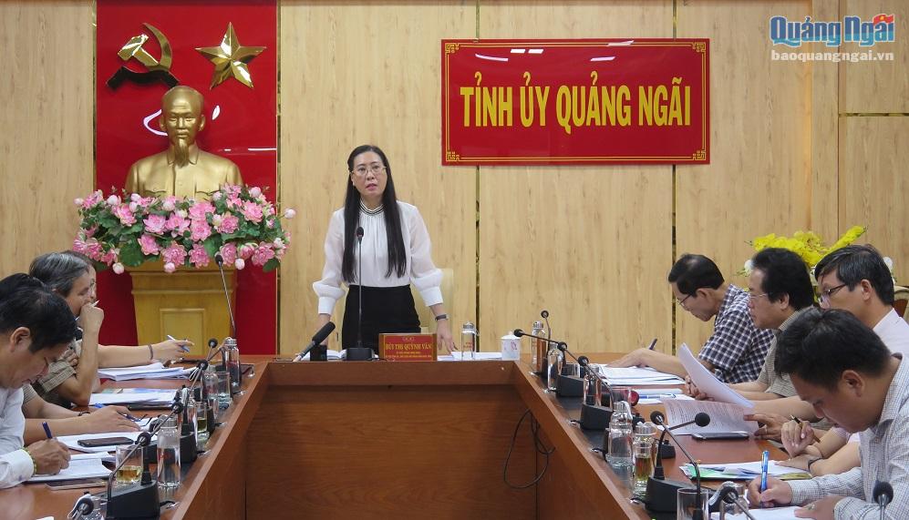 Bí thư Tỉnh ủy Bùi Thị Quỳnh Vân phát biểu kết luận tại cuộc họp.