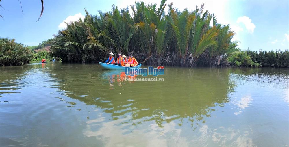 Rừng dừa nước Cà Ninh – điểm du lịch lý tưởng