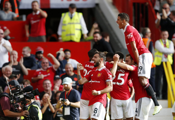 Niềm vui của các cầu thủ Manchester United sau khi ghi bàn vào lưới Arsenal - Ảnh: REUTERS