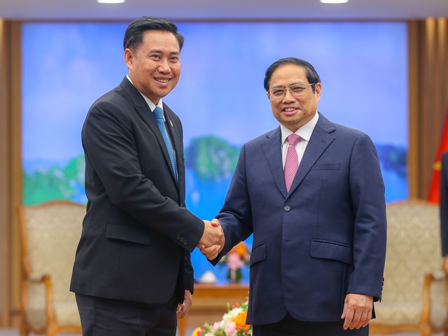 Thủ tướng Phạm Minh Chính đã tiếp Bộ trưởng, Chủ nhiệm Văn phòng Phủ Thủ tướng Lào Alounxai Sounnalath - Ảnh: VGP/Nhật Bắc