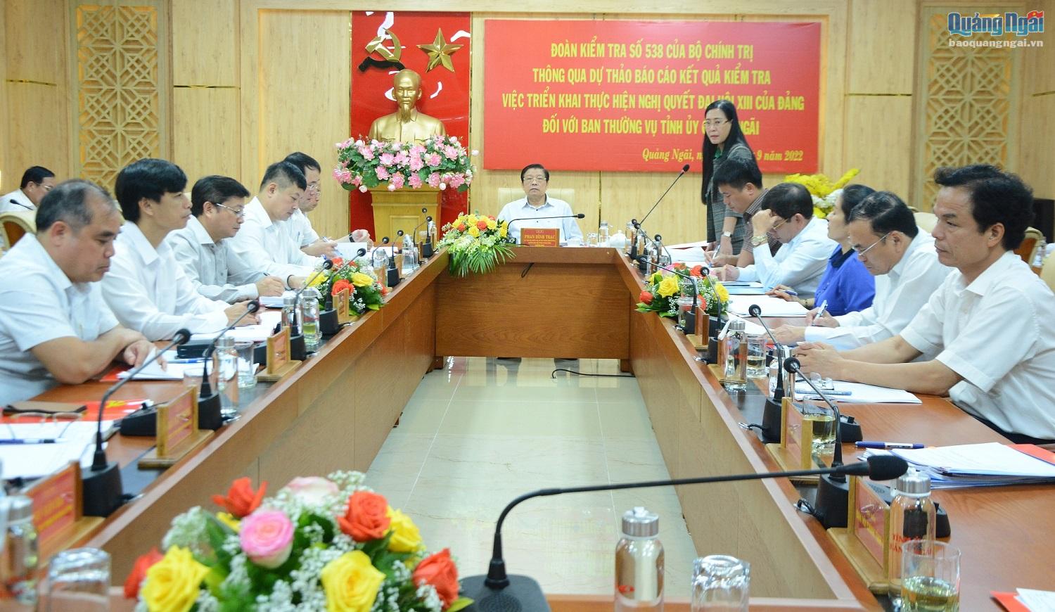 Ủy viên Trung ương Đảng, Bí thư Tỉnh ủy, Chủ tịch HĐND tỉnh Bùi Thị Quỳnh Vân phát biểu tại buổi làm việc.